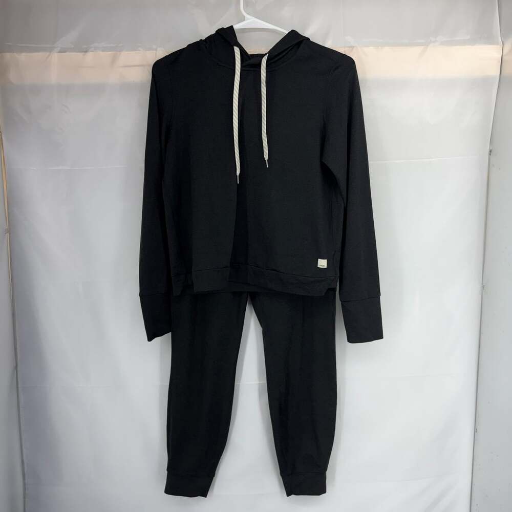 Vuori Set Women S Halo Essential Hoodie Cropped Performance Jogger Black Active